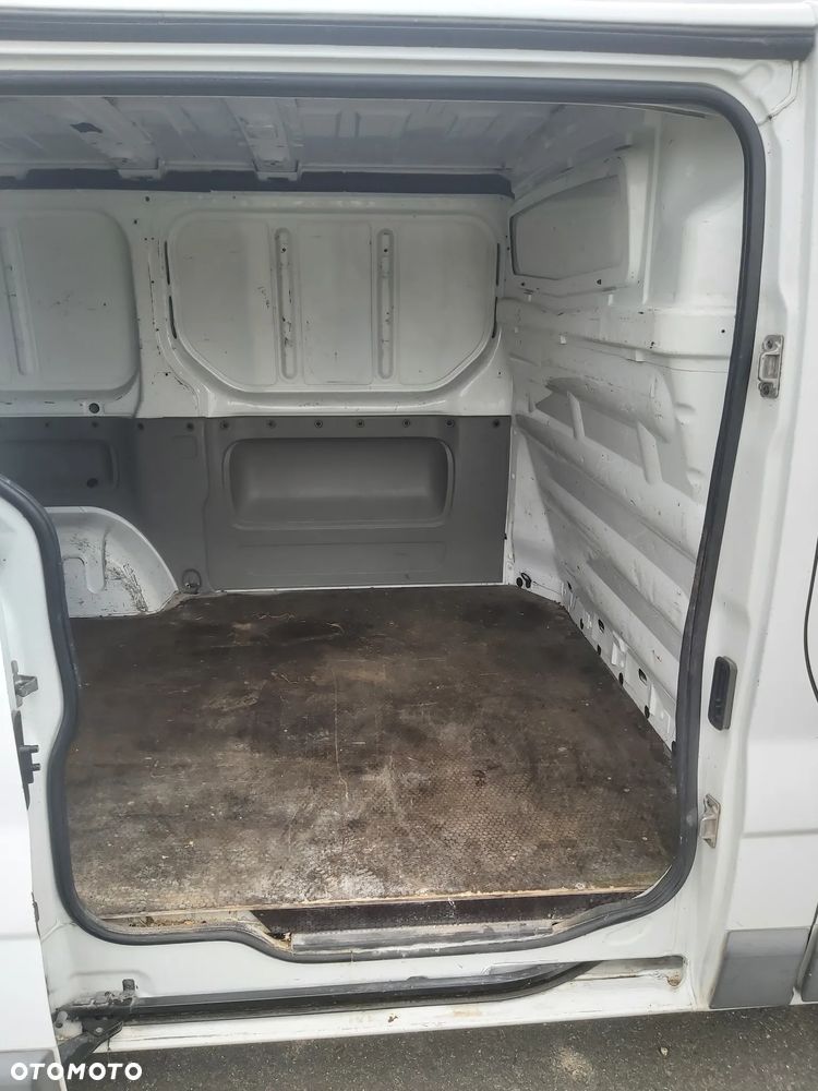 Renault Trafic L1H1 2.0DCi - 21