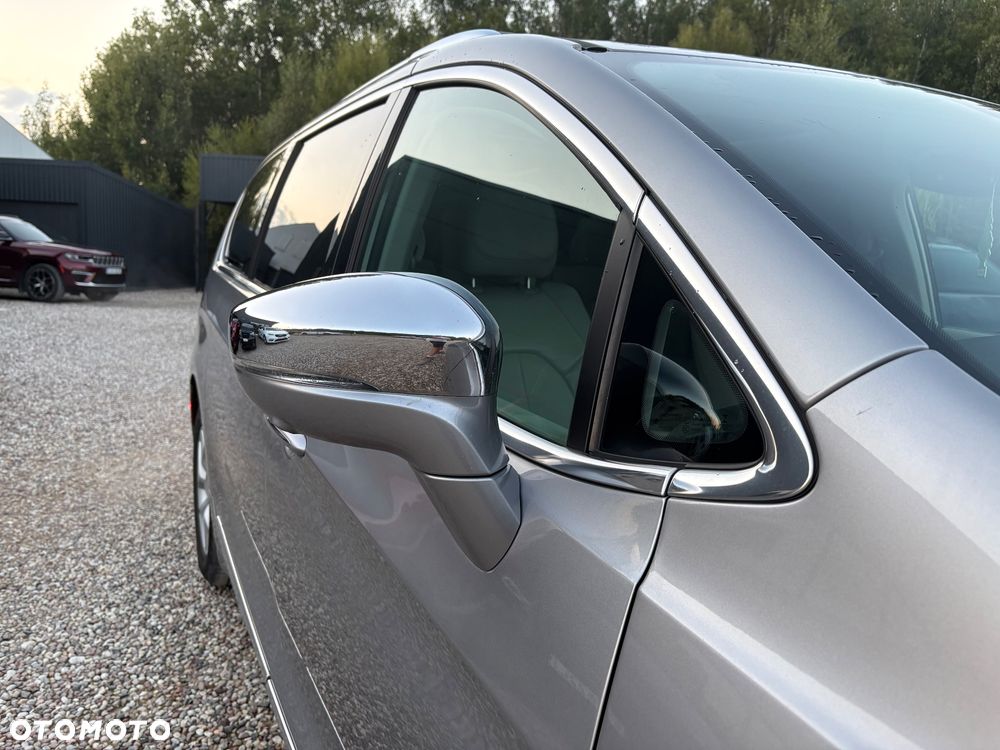 Chrysler Pacifica - 23