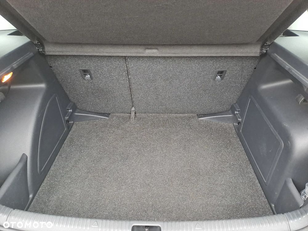 Skoda RAPID 1.0 TSI DSG Active - 23