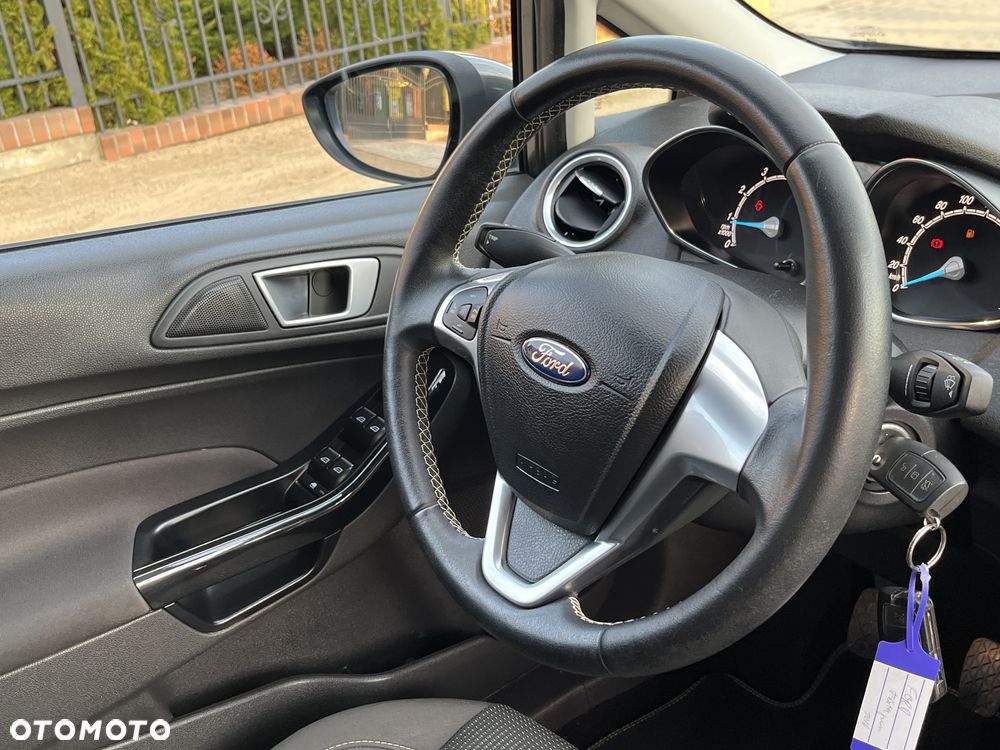 Ford Fiesta 1.0 EcoBoost S&S TITANIUM - 23