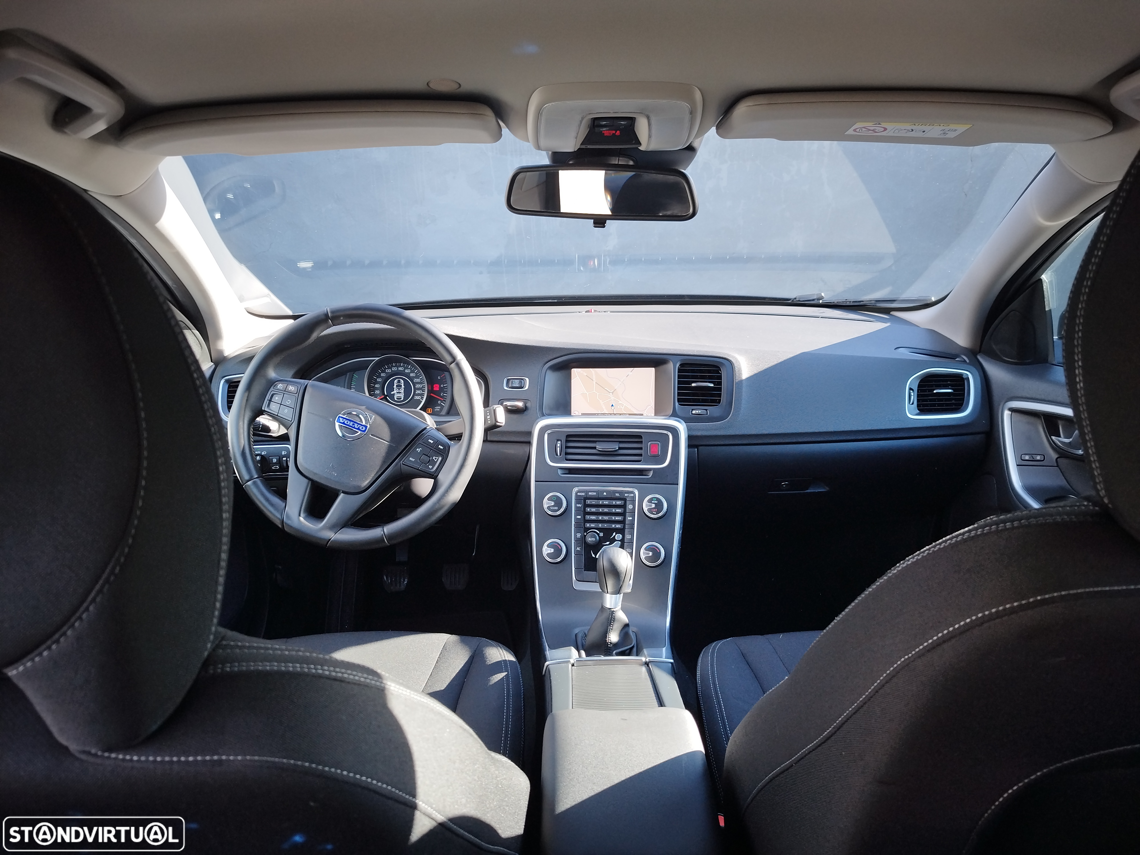 Volvo V60 D2 Momentum - 13