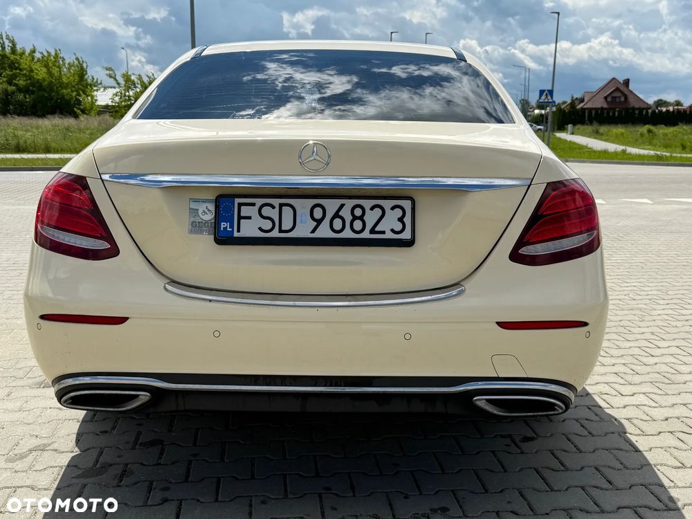 Mercedes-Benz Klasa E - 9