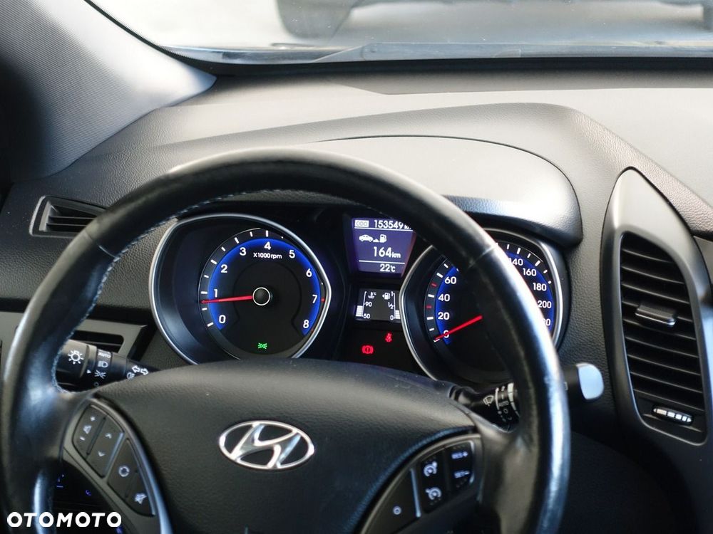 Hyundai i30 blue Kombi 1.4 Passion - 26