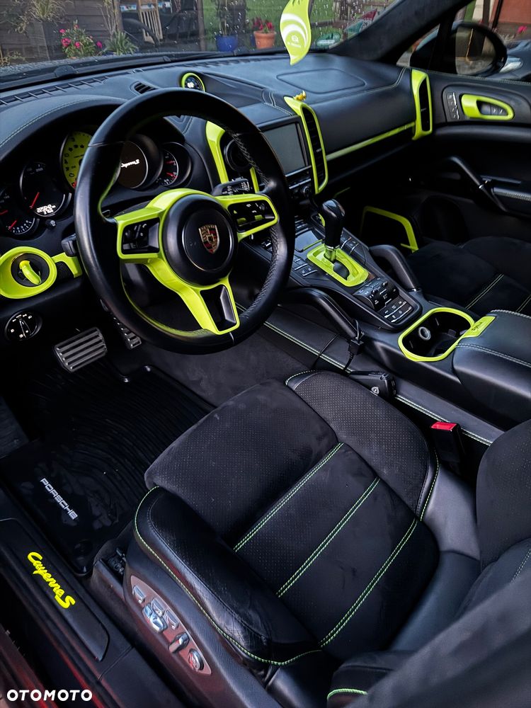 Porsche Cayenne S Diesel Platinum Edition - 13