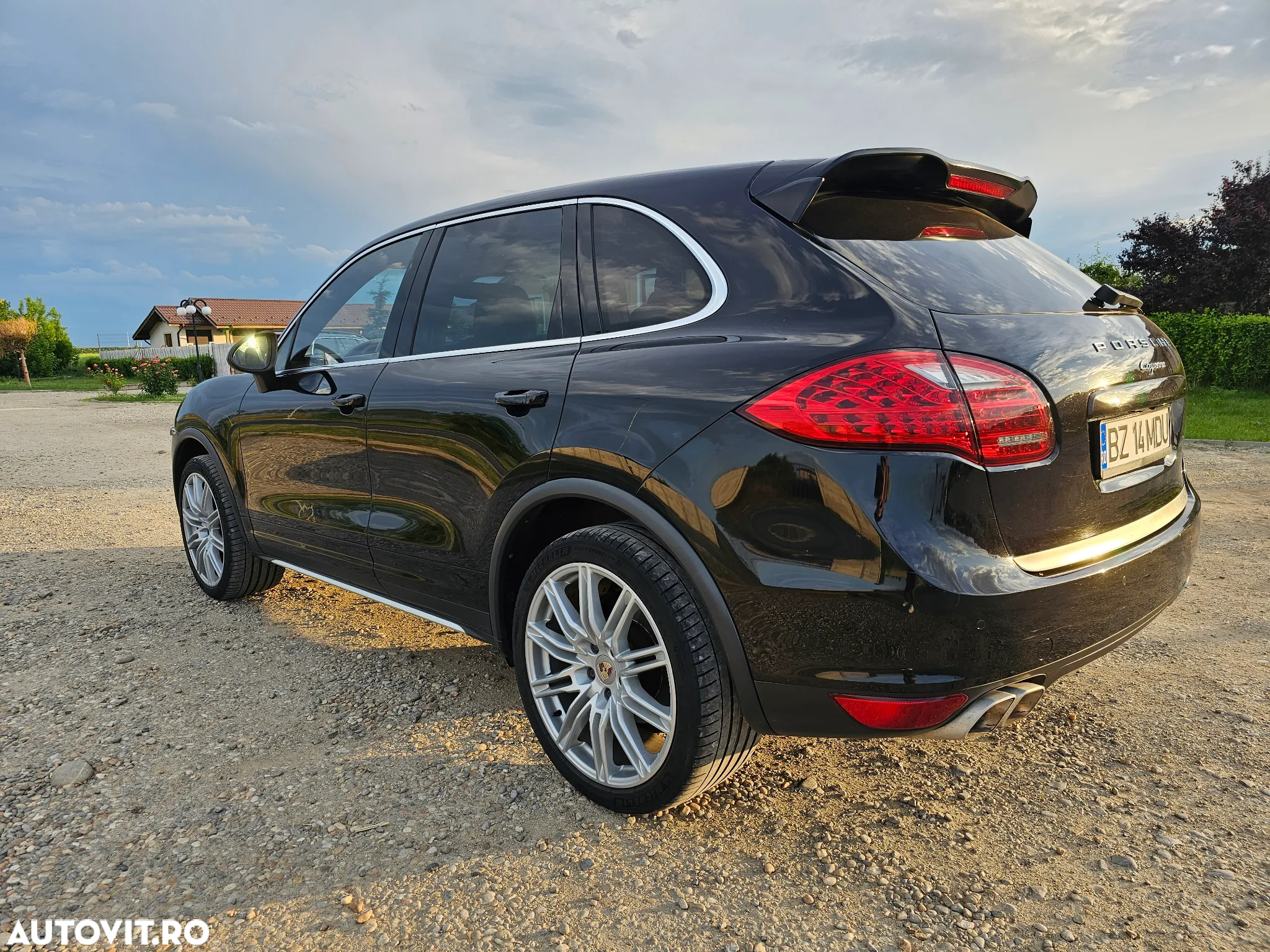 Porsche Cayenne - 3