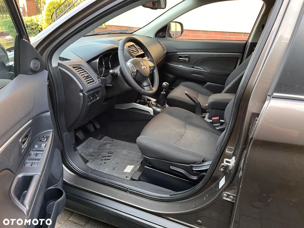 Mitsubishi ASX 1.6 2WD 35 Jahre - 15
