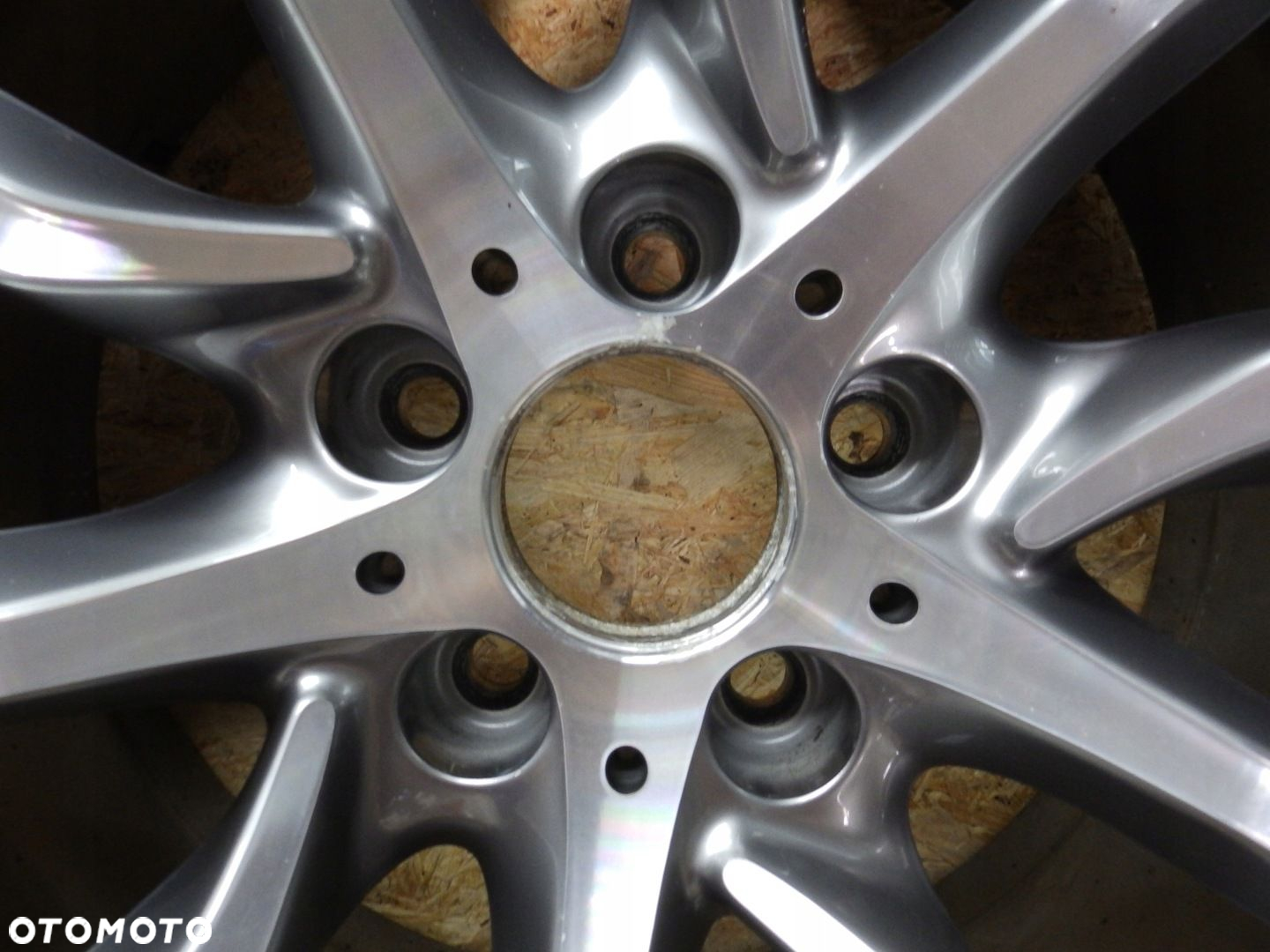 Felga BMW 5 6 8.5Jx19EH2 IS33 Et33 5x120 - 9