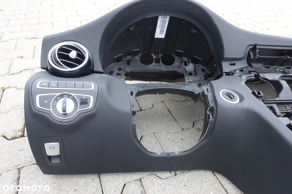 KONSOLA DESKA MERCEDES W205 17r. ORYGINAŁ DEMONTAŻ - 5