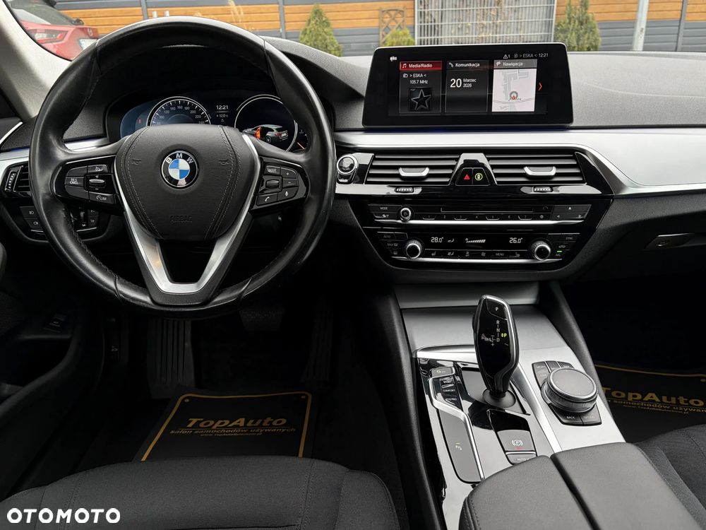 BMW Seria 5 520d - 39