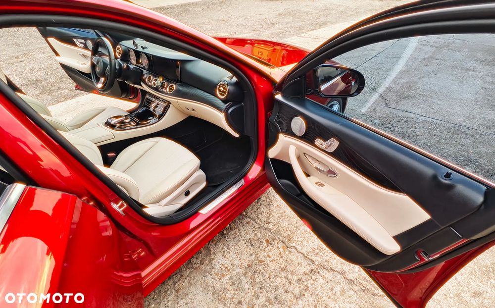 Mercedes-Benz Klasa E 300 9G-TRONIC - 21
