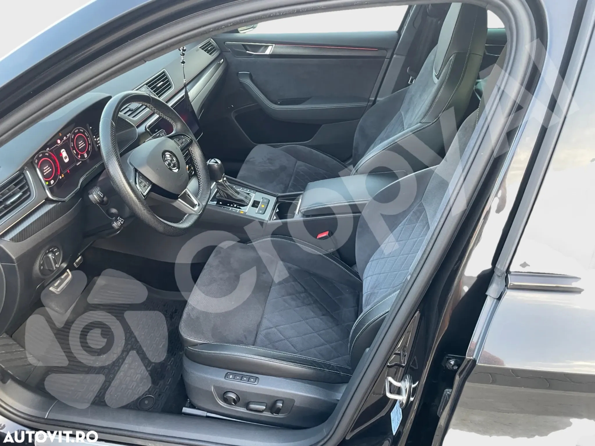 Skoda Superb 2.0 TDI DSG Sportline - 9