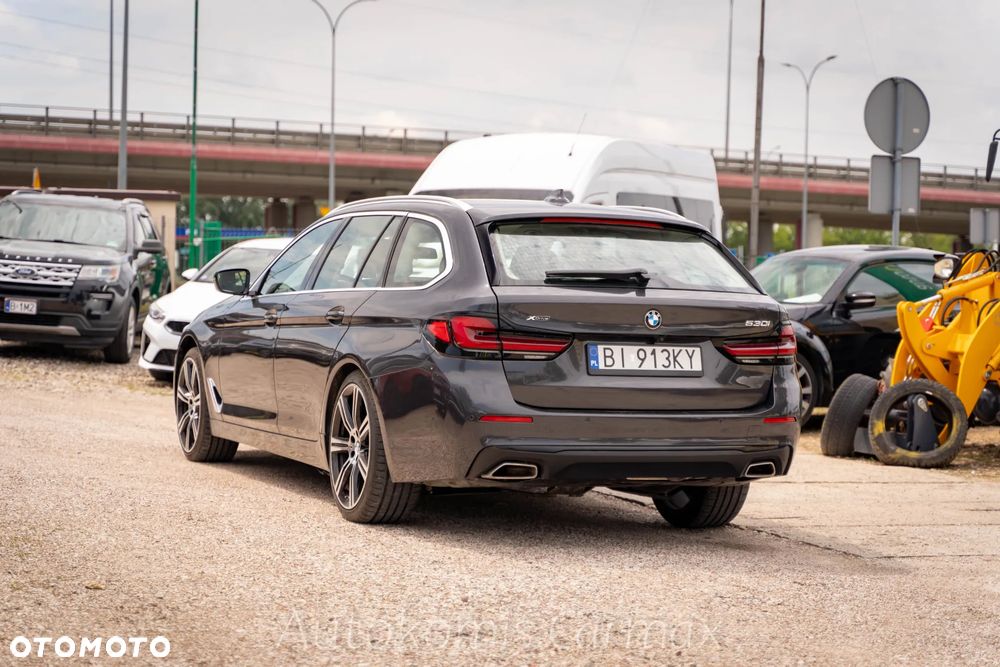 BMW Seria 5 530i xDrive Luxury Line - 11