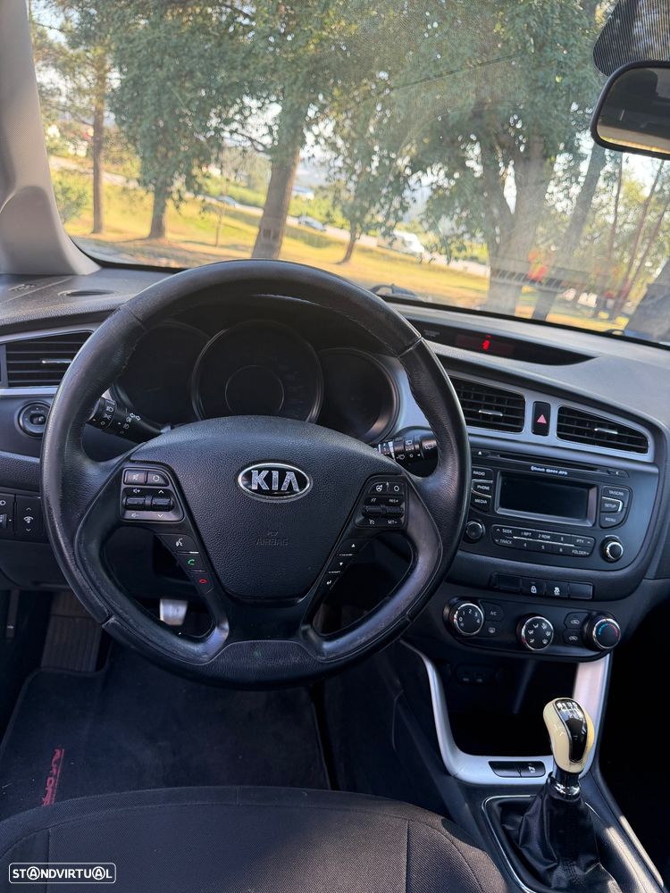 Kia Ceed SW 1.4 CRDi 90 ISG Spirit - 11