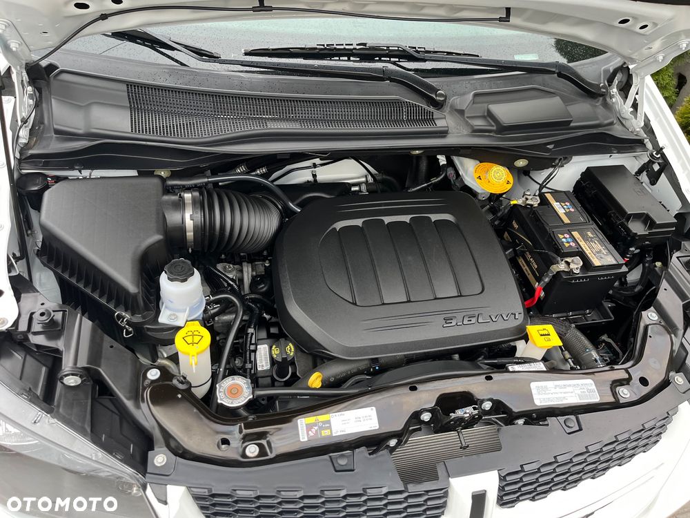 Dodge Grand Caravan 3.6 R/T - 6