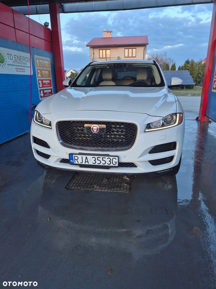 Jaguar F-Pace P250 AWD - 17