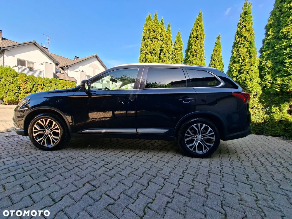 Mitsubishi Outlander 2.2 DID Intense + 4WD - 2