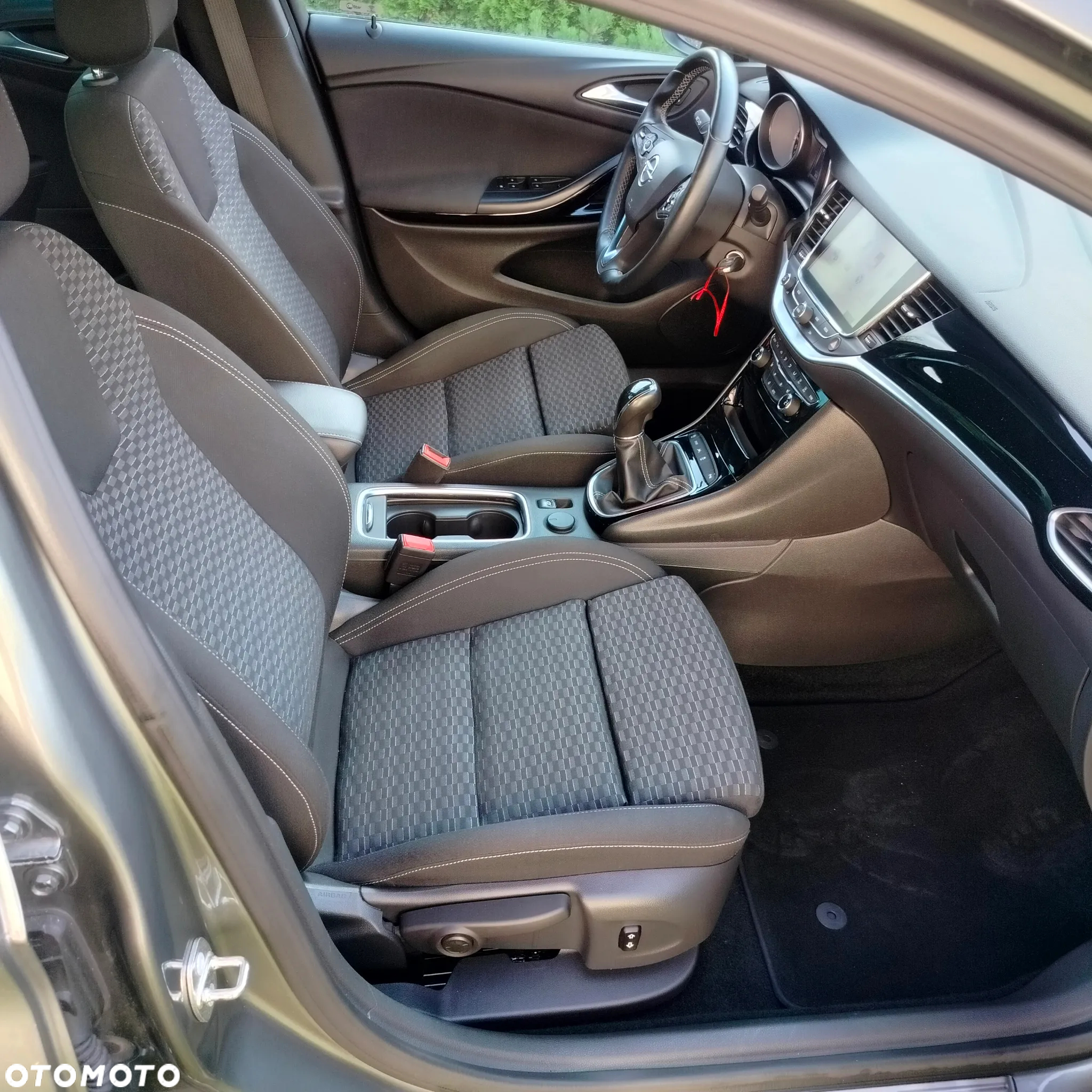 Opel Astra V 1.6 T Dynamic S&S - 10