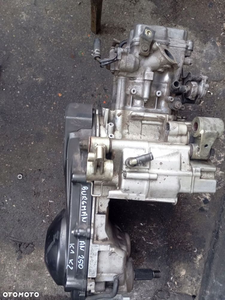 suzuki burgman 250 k1k2 silnik - 5
