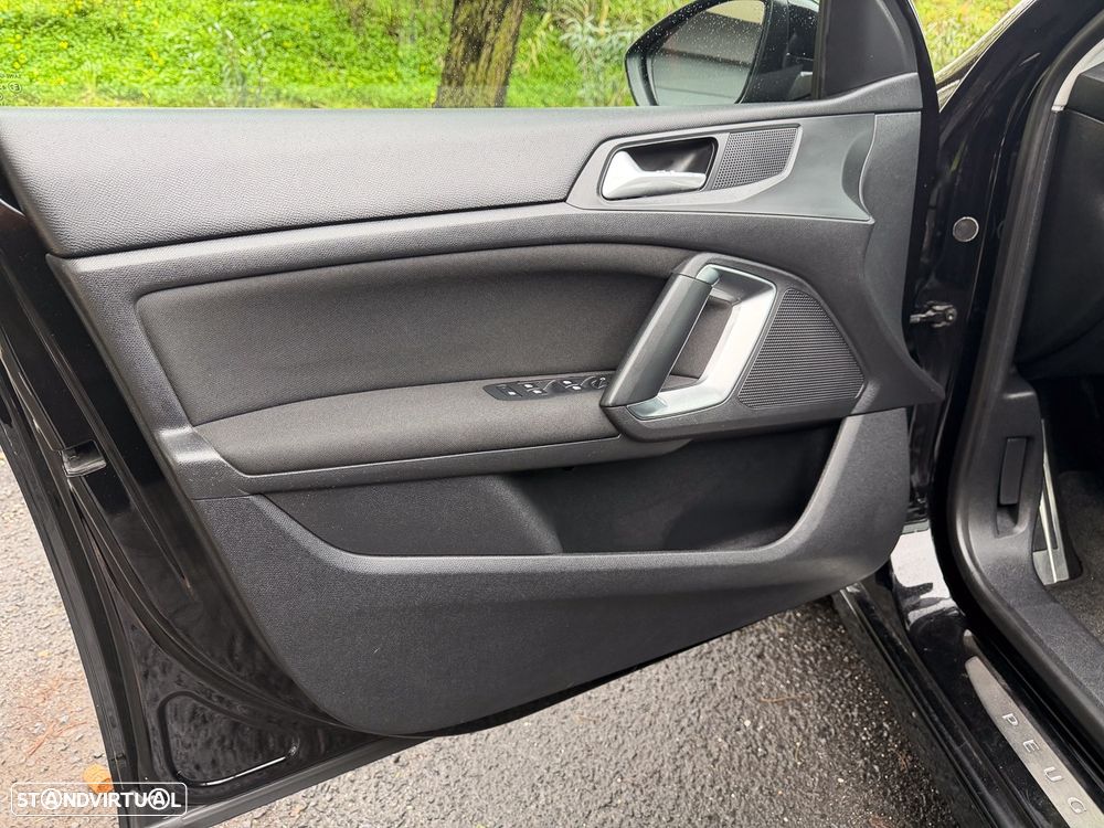 Peugeot 308 SW 1.6 BlueHDi Style - 26