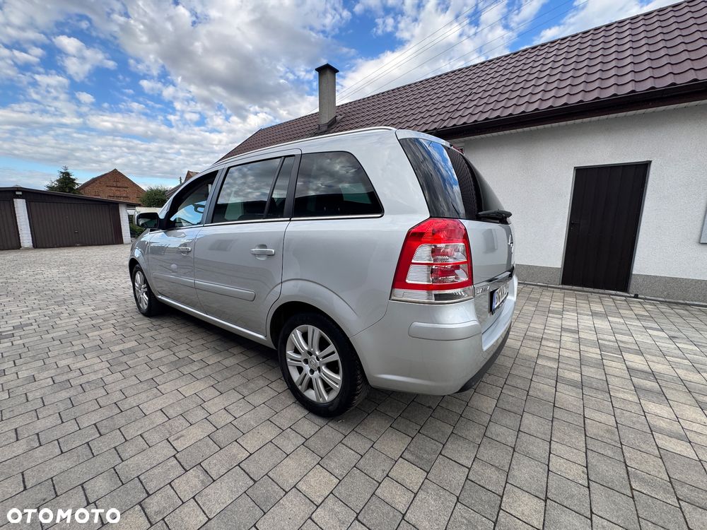 Opel Zafira 1.8 Innovation - 18
