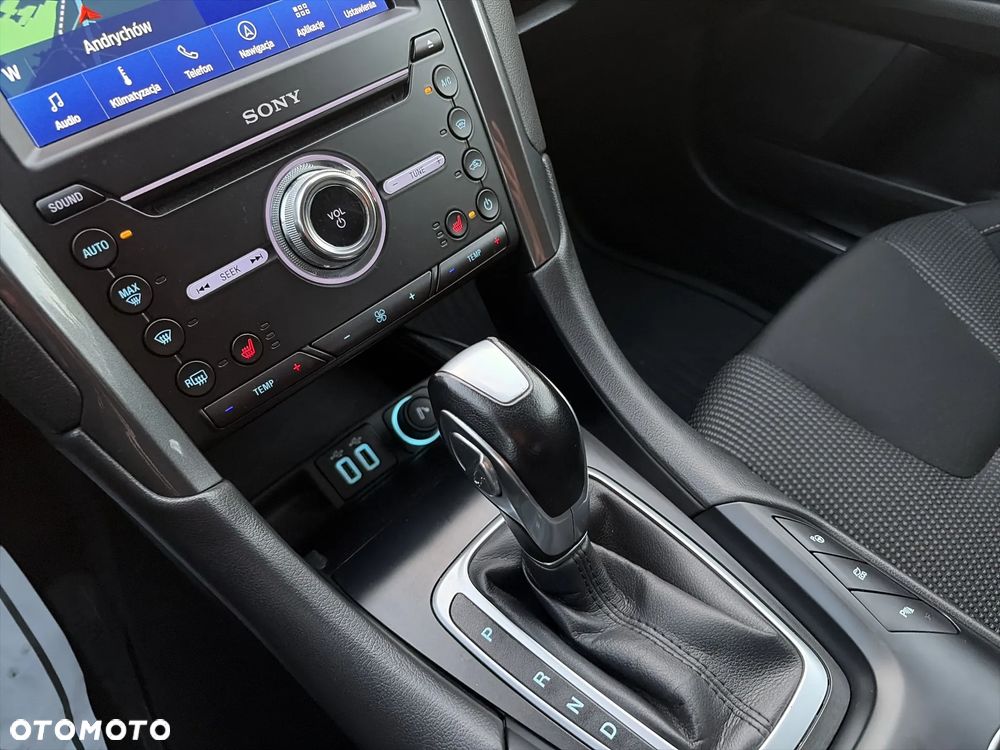 Ford Mondeo 2.0 Hybrid Titanium - 30
