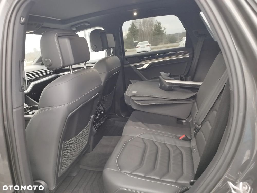 Volkswagen Touareg - 23