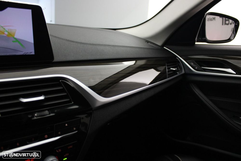 BMW 530 e iPerformance Line Luxury - 28