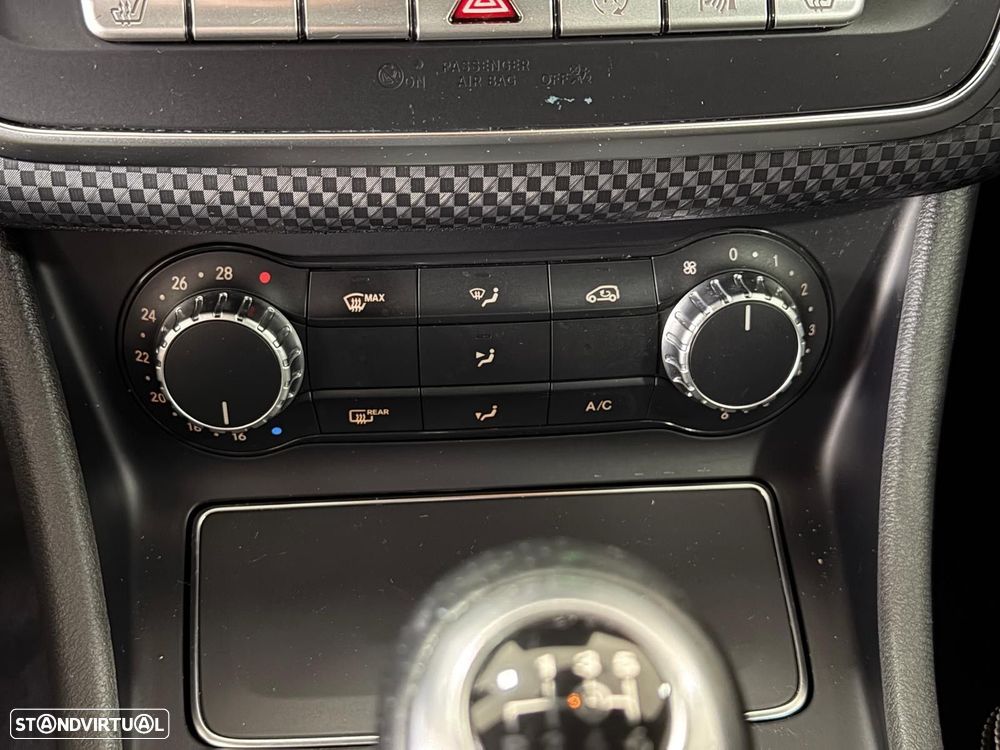 Mercedes-Benz A 180 d Urban - 13