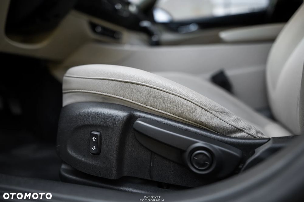 Opel Insignia 1.5 T Innovation S&S - 18