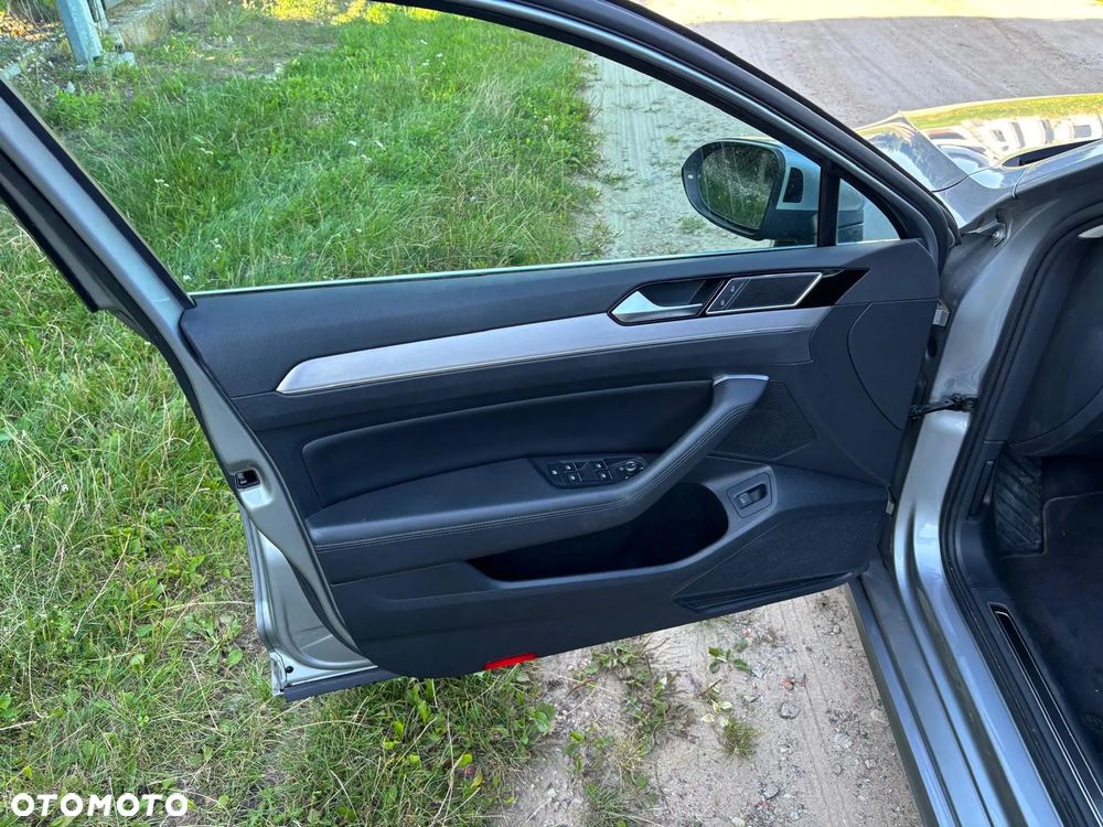 Volkswagen Passat 1.8 TSI BMT Highline DSG - 25