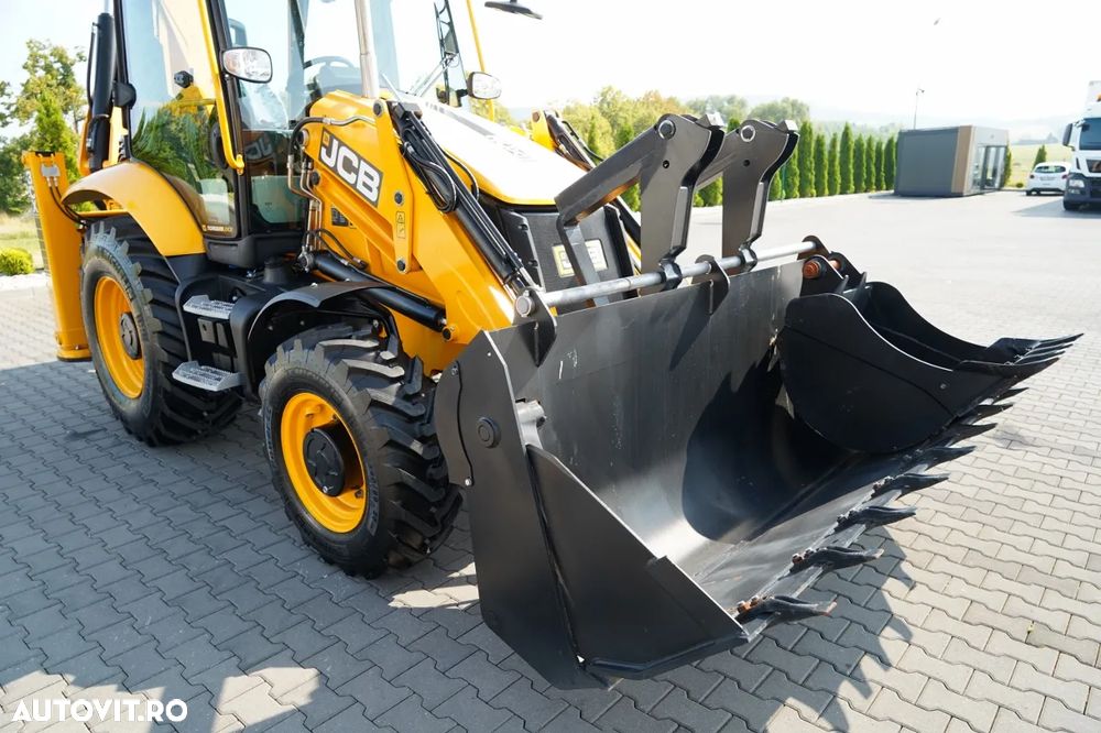 JCB 3CX / BULDOEXCAVATOR / NOU NOU / 0 LUNI - 15