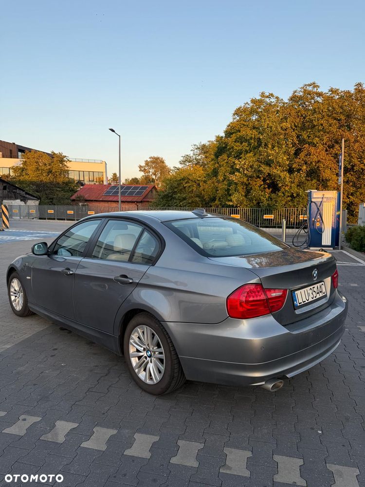 BMW Seria 3 318d DPF Edition Exclusive - 4