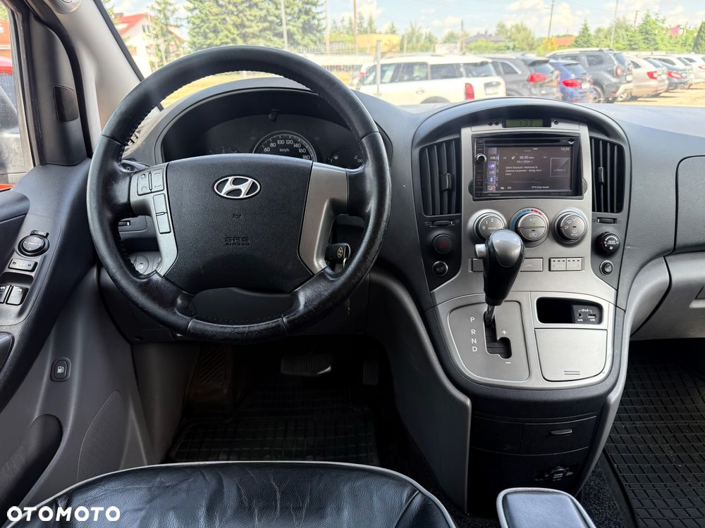 Hyundai H-1 Starex - 13