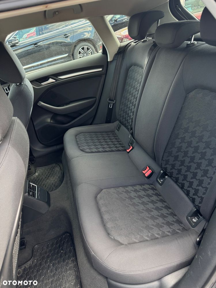 Audi A3 Sportback 1.6 TDI S tronic - 13