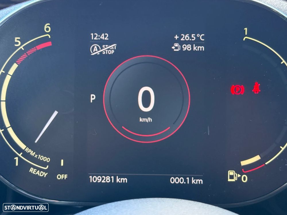 MINI Countryman Cooper D Premium Essential Auto - 28