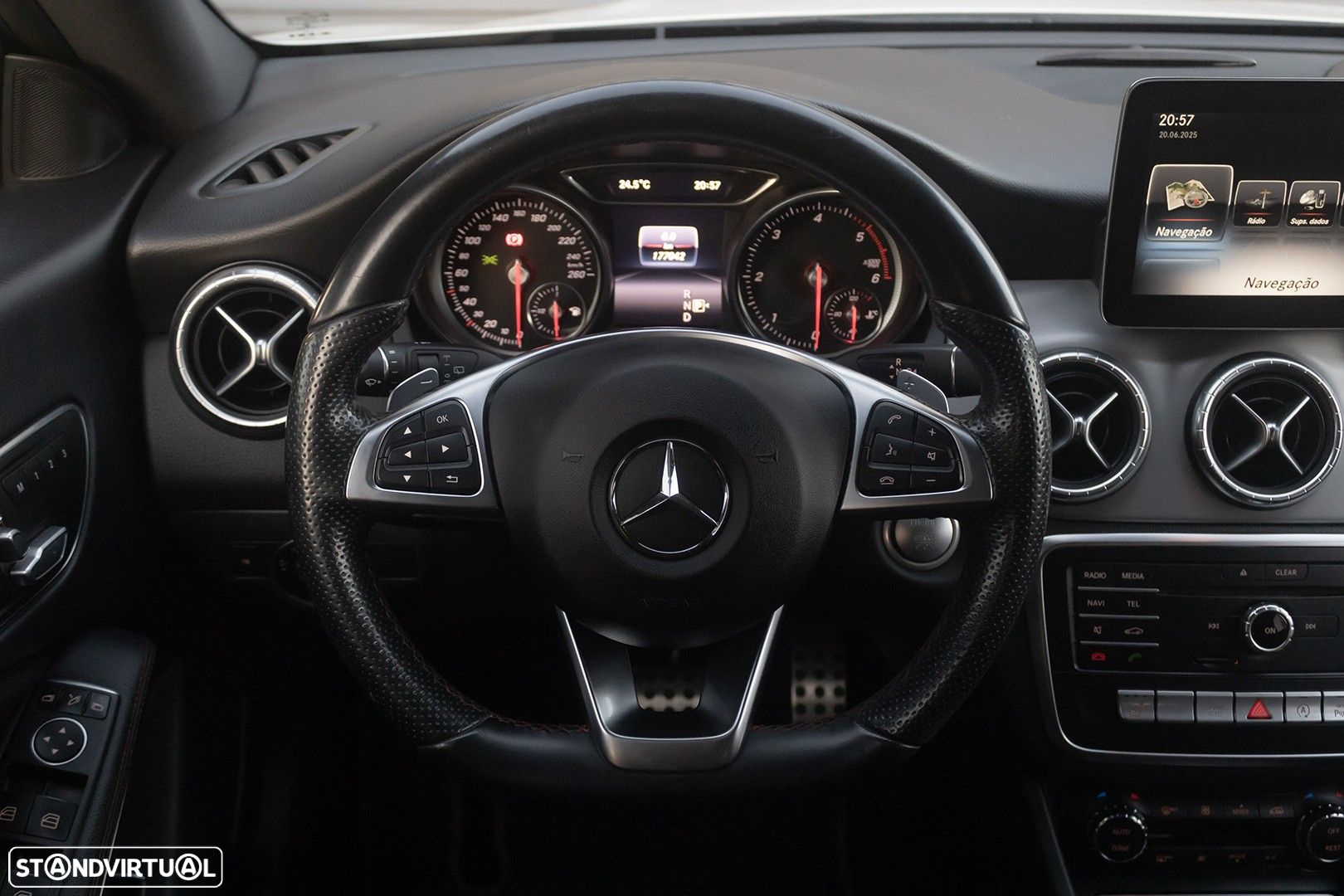Mercedes-Benz CLA 200 d Shooting Brake AMG Line Aut. - 14