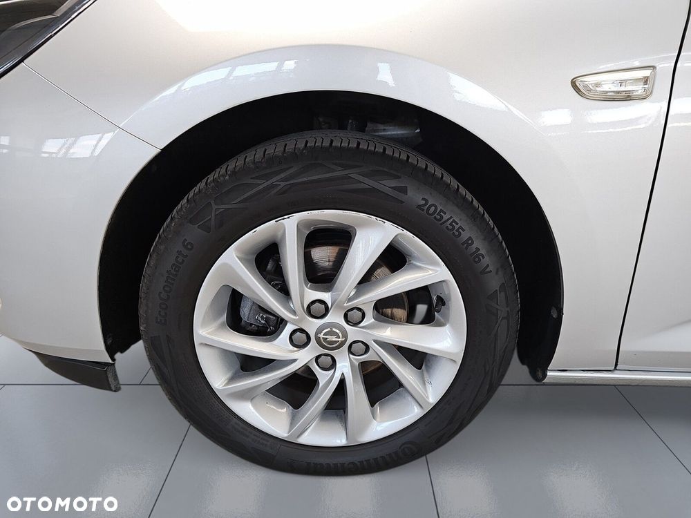 Opel Astra V 1.2 T Edition S&S - 11