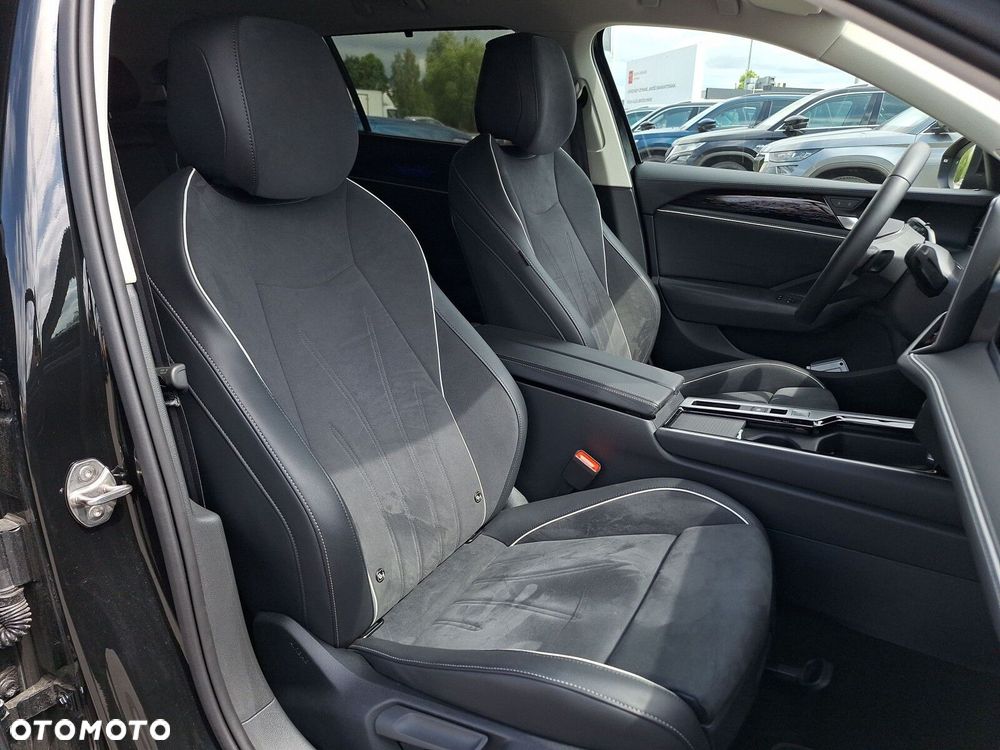 Volkswagen Passat - 13