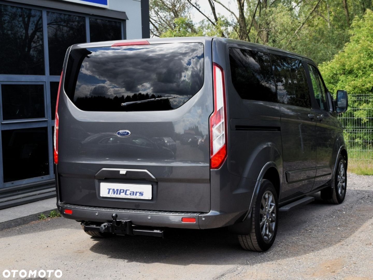 Ford Tourneo Custom - 30