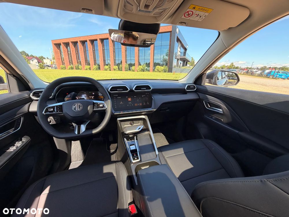 MG ZS Hybrid+ - 8