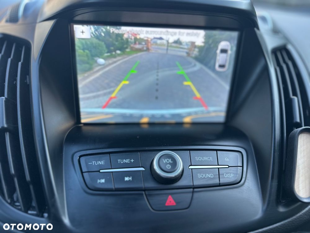 Ford Kuga 2.0 TDCi 2x4 ST-Line - 27