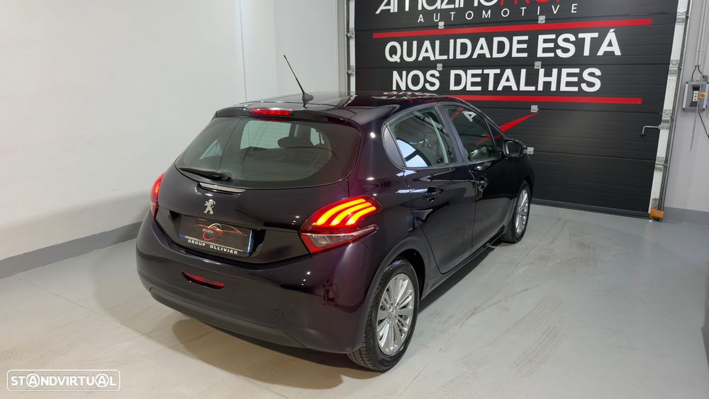 Peugeot 208 1.2 PureTech Signature - 9
