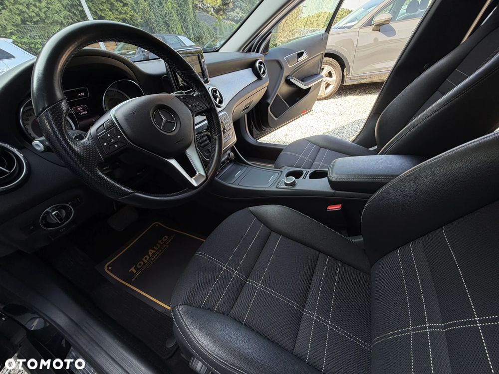 Mercedes-Benz GLA 200 7G-DCT Style - 19