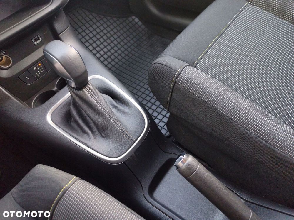 Citroën C3 1.2 PureTech Max EAT6 - 21