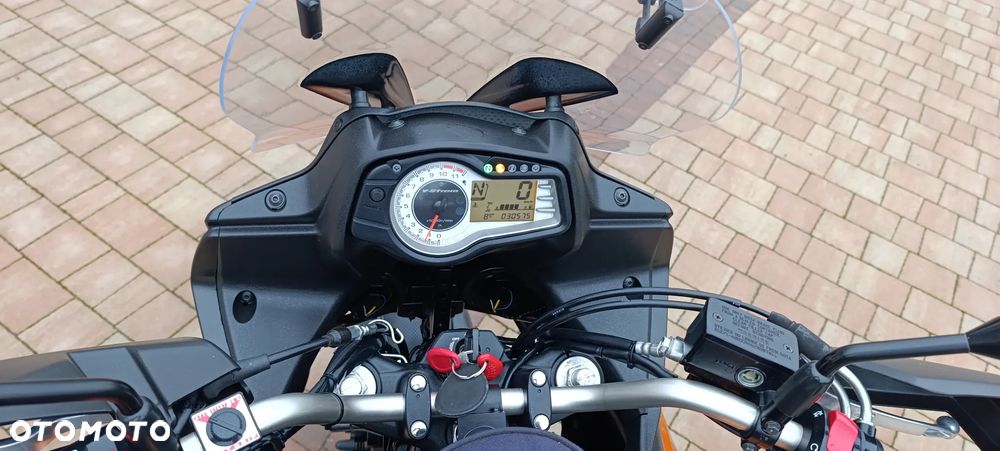 Suzuki V-STROM - 14