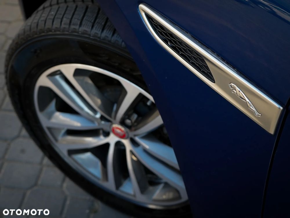 Jaguar F-Pace 2.0 P400e PHEV AWD R-Dynamic HSE - 5