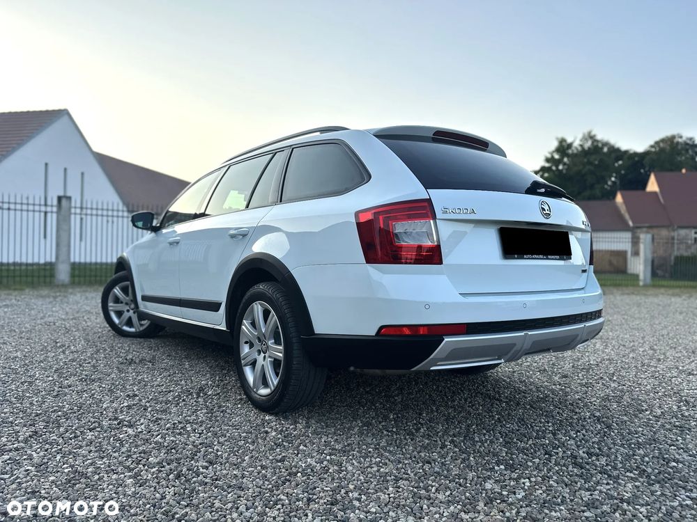 Skoda Octavia Scout 2.0 TDI 4x4 DSG - 6