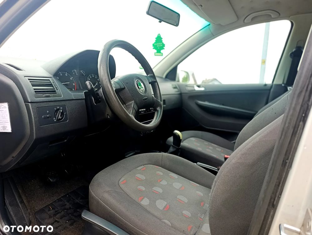 Skoda Fabia - 10