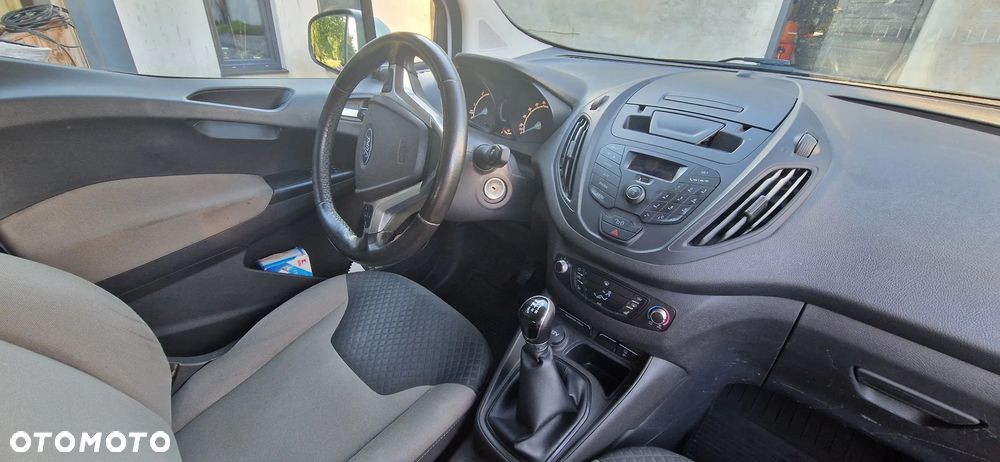 Ford Tourneo Courier 1.5 TDCi Ambiente - 4