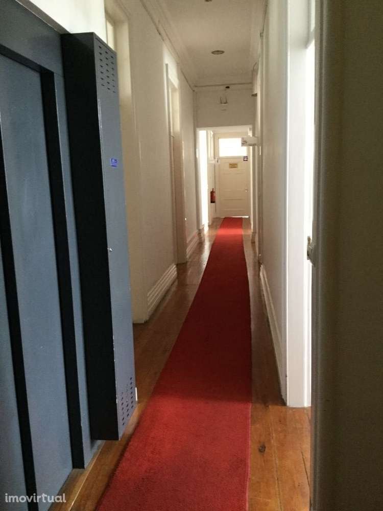 Edifício comercial em plena Rua Machado dos Santos nº 96 a 106 - Grande imagem: 3/6